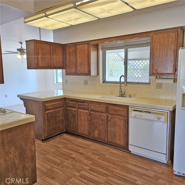 Detail Gallery Image 3 of 23 For 28218 W Worcester Rd, Menifee,  CA 92586 - 2 Beds | 2 Baths