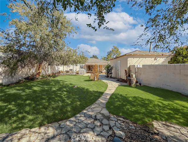 Detail Gallery Image 7 of 39 For 6223 Klump, North Hollywood,  CA 91606 - 2 Beds | 1 Baths