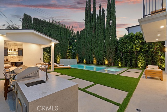 Detail Gallery Image 5 of 65 For 4625 Vesper Ave, Sherman Oaks,  CA 91403 - 5 Beds | 5/2 Baths