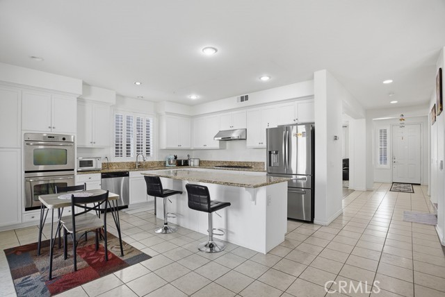 Detail Gallery Image 17 of 59 For 6865 Hop Clover, Corona,  CA 92880 - 5 Beds | 4 Baths