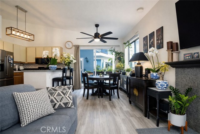 Detail Gallery Image 6 of 23 For 12061 Brighton Riv, Unit 47, Fountain Valley,  CA 92708 - 2 Beds | 1 Baths