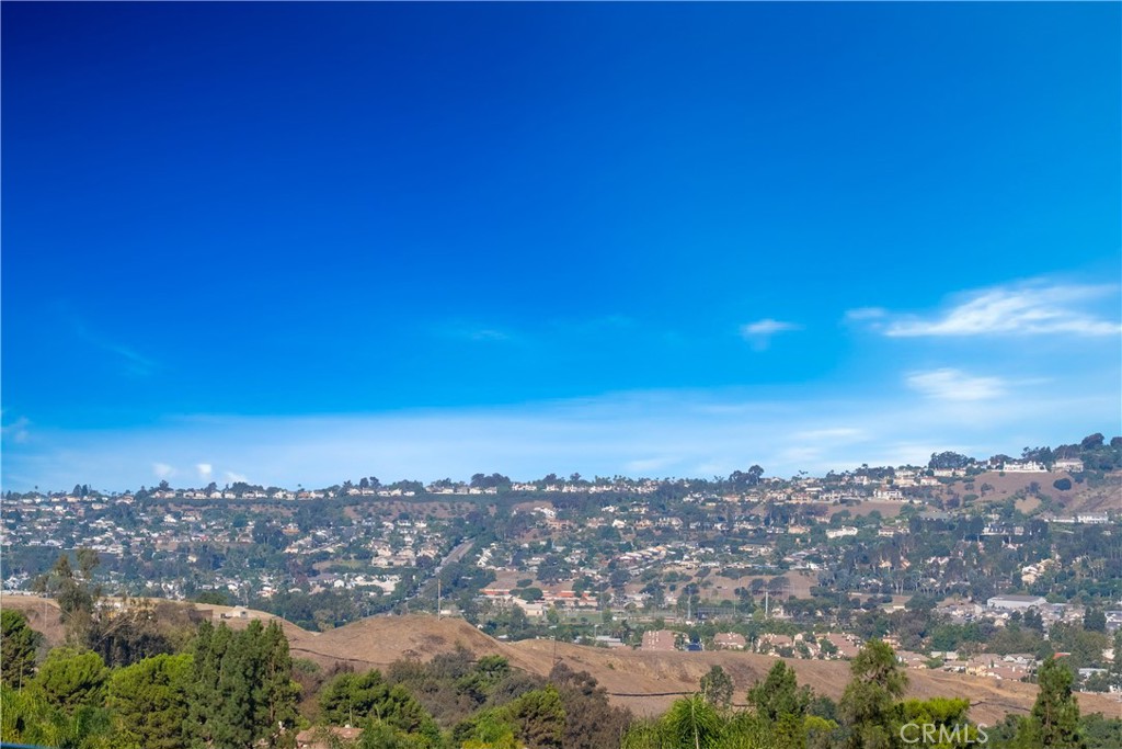 https://media.crmls.org/medias/f0ab6a80-3795-49bc-bcd2-da50dc969f4d.jpg?preset=X-Large