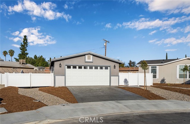 Detail Gallery Image 2 of 38 For 738 Larissa Ct, Perris,  CA 92570 - 3 Beds | 2 Baths