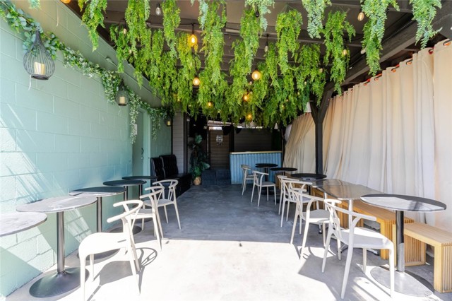 4732 Eagle Rock Boulevard, Los Angeles CA: https://media.crmls.org/medias/f0acb0f2-6acf-46ed-a531-857b0d228a7f.jpg