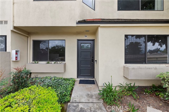 13104 Glen Ct, Chino Hills CA: https://media.crmls.org/medias/f0ace7dc-4e6c-4324-973d-9f5acd4561e7.jpg