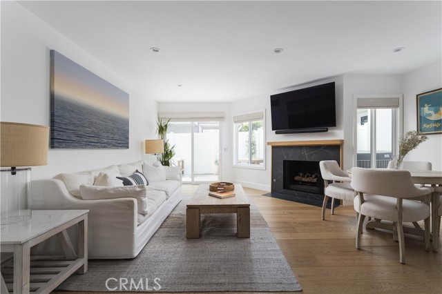 Detail Gallery Image 3 of 23 For 1520 Abalone, Newport Beach,  CA 92662 - 4 Beds | 3/2 Baths