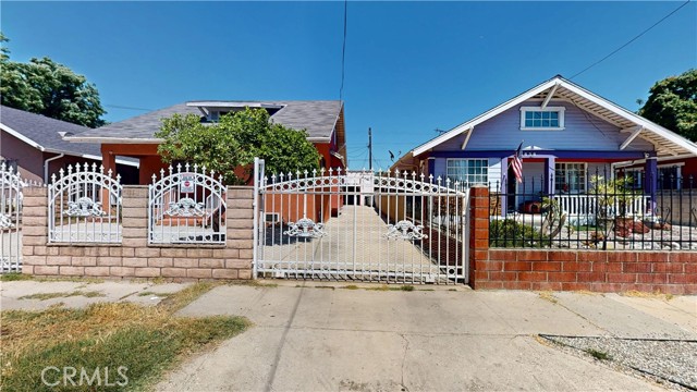 5854 Woodlawn Avenue, Los Angeles CA: https://media.crmls.org/medias/f0ad11d8-560e-4565-a00b-e01870960c3a.jpg