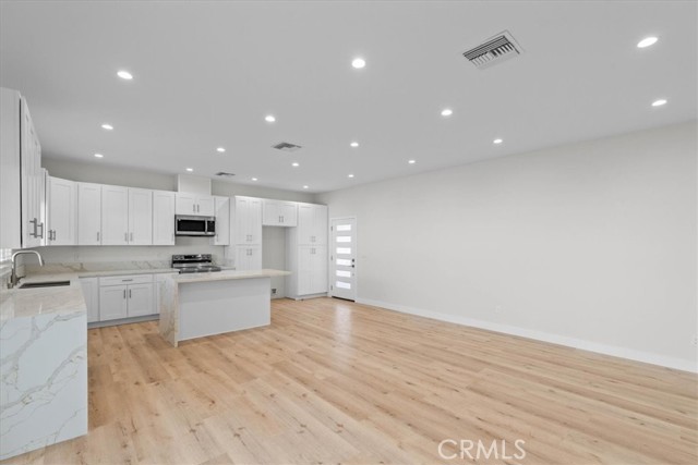 Detail Gallery Image 25 of 40 For 15951 Simonds St, Granada Hills,  CA 91344 - 7 Beds | 6 Baths