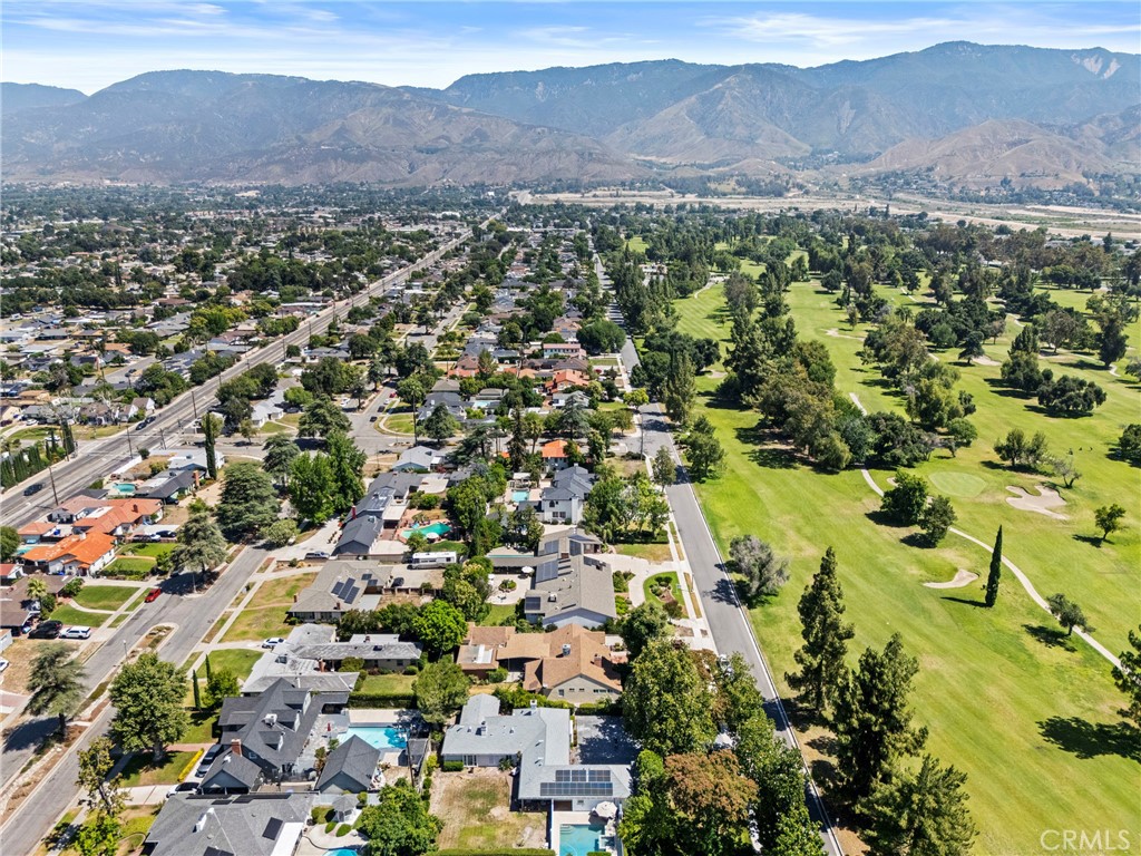 https://media.crmls.org/medias/f0ad6bb7-2538-4a00-ae1f-5ff8e9e8986c.jpg?preset=X-Large