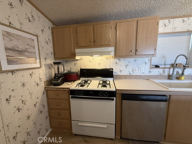 https://media.crmls.org/medias/f0ae5cd7-28ab-40eb-a1b7-194fa3f5f0d8.jpg?preset=X-Large