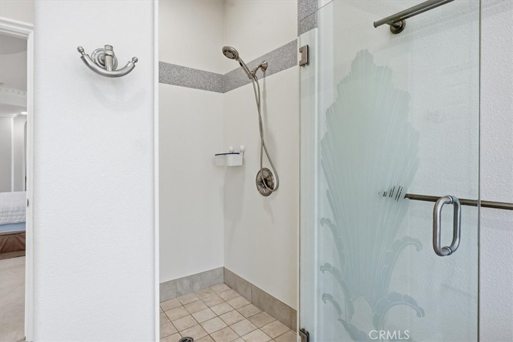 https://media.crmls.org/medias/f0ae72e3-4ac2-4069-ab49-2b4c671aac96.jpg?preset=X-Large