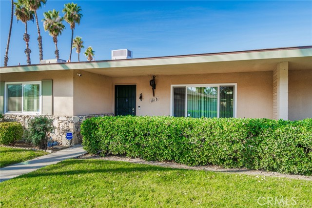 Detail Gallery Image 3 of 36 For 601 S Palm Ave #B,  Hemet,  CA 92543 - 2 Beds | 2 Baths