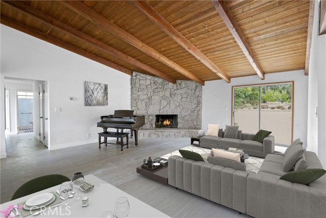 Detail Gallery Image 3 of 33 For 2464 Prospect Dr, Upland,  CA 91784 - 5 Beds | 3 Baths