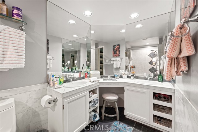 5893 Oak Knolls Road, Simi Valley CA: https://media.crmls.org/medias/f0aedc7a-8a3c-49c4-b4ed-369fa27c1906.jpg