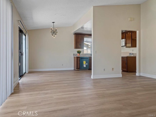 Detail Gallery Image 7 of 14 For 804 Terrace, San Bernardino,  CA 92410 - 3 Beds | 2 Baths