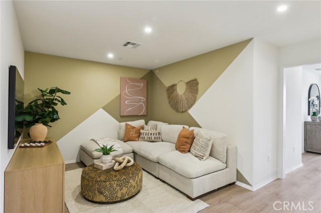 Detail Gallery Image 12 of 23 For 15525 April Dawn Way #3,  Fontana,  CA 92336 - 3 Beds | 2/1 Baths