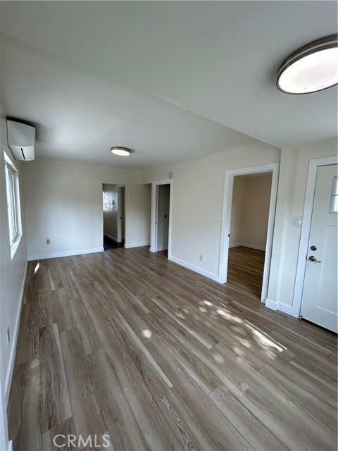 2033 W Burnett Street, Long Beach CA: https://media.crmls.org/medias/f0b0021a-3131-4ff6-8fd8-1d2d6a2be32c.jpg
