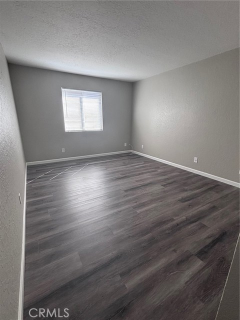 Image 11 of 17 For 607 Limited Avenue 6