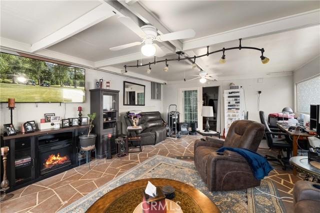 Detail Gallery Image 11 of 16 For 44213 Fenhold, Lancaster,  CA 93535 - 3 Beds | 2 Baths