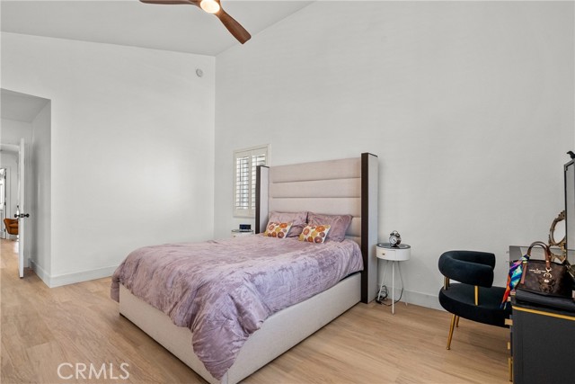 Detail Gallery Image 35 of 50 For 23121 Yvette Ln, Valencia,  CA 91355 - 3 Beds | 3 Baths