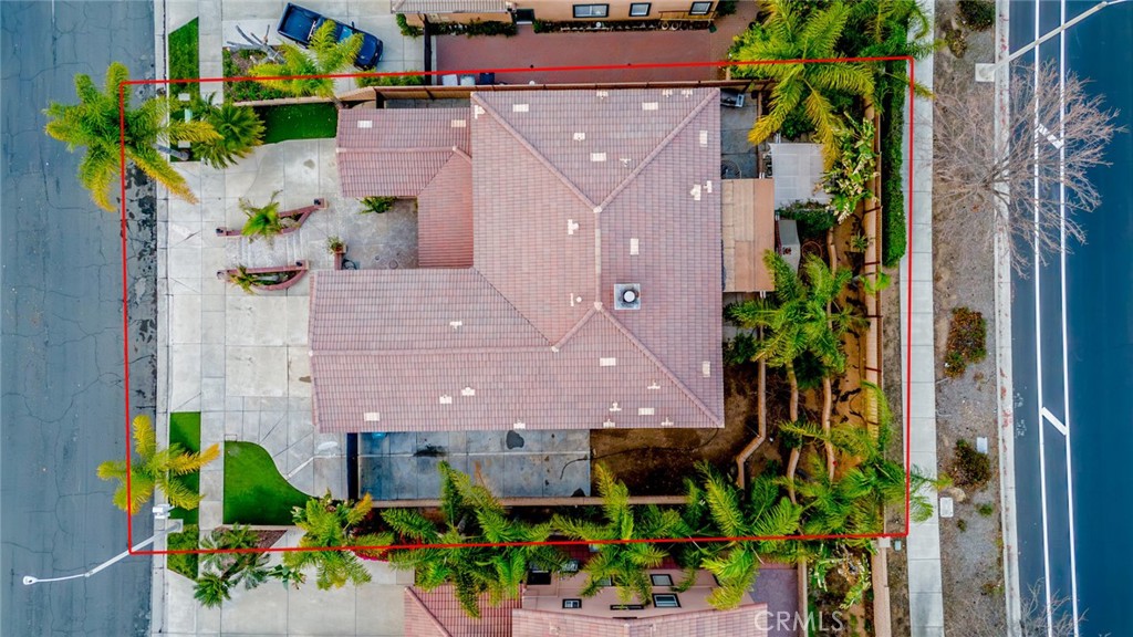 https://media.crmls.org/medias/f0b1a89b-3658-4e0d-8124-153c8b2cd7d8.jpg?preset=X-Large
