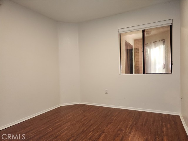 Detail Gallery Image 9 of 19 For 413 Hawthorne #102,  Glendale,  CA 91204 - 2 Beds | 2 Baths