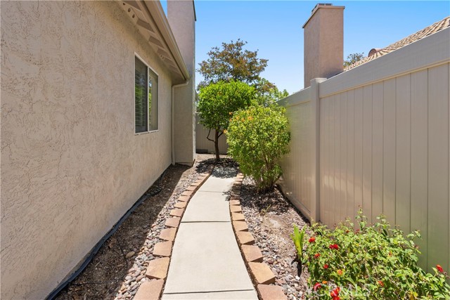 23998 Via Astuto, Murrieta CA: https://media.crmls.org/medias/f0b24c4c-2e93-434d-bede-6d153bbd5ac2.jpg