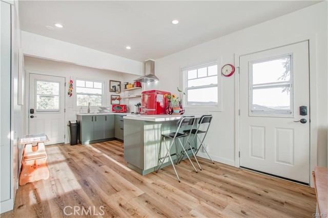 5239 Barker Drive, Los Angeles CA: https://media.crmls.org/medias/f0b26030-4969-404a-8ef2-65aebc6bb7ce.jpg