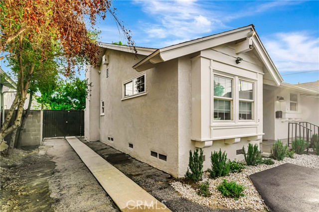 20742 Lull Street, Winnetka CA: https://media.crmls.org/medias/f0b28365-d1d6-4896-bf10-3c0cd02c3caa.jpg