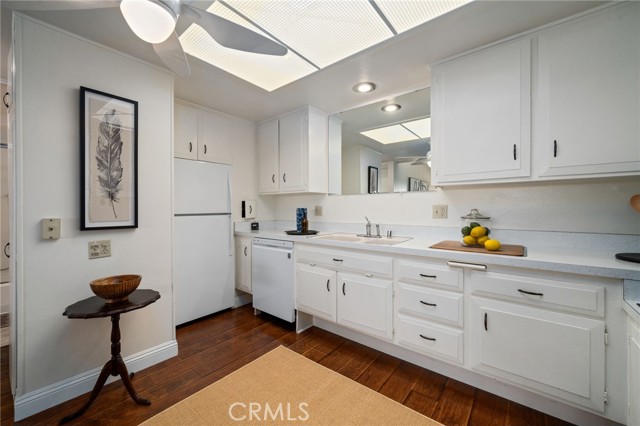Detail Gallery Image 8 of 19 For 1761 Sunningdale Rd 50c,  Seal Beach,  CA 90740 - 2 Beds | 1 Baths