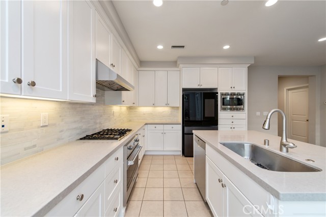 Detail Gallery Image 11 of 24 For 143 Augustine, Irvine,  CA 92618 - 3 Beds | 2/1 Baths