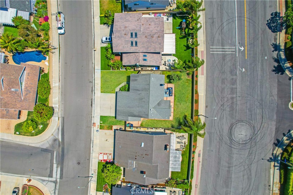 https://media.crmls.org/medias/f0b43dc3-0763-4f70-a996-50aecfa3bbb0.jpg?preset=X-Large