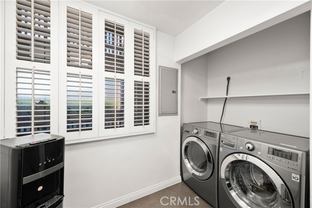 Detail Gallery Image 18 of 40 For 141 S Linden Dr #203,  Beverly Hills,  CA 90212 - 2 Beds | 2 Baths