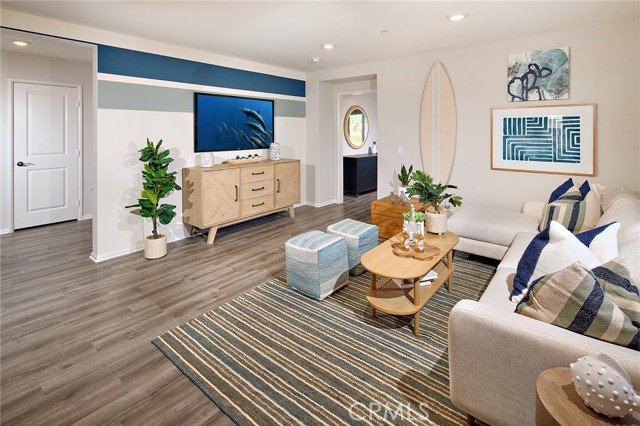 Detail Gallery Image 8 of 22 For 8157 Perada St, Jurupa Valley,  CA 92509 - 5 Beds | 3 Baths
