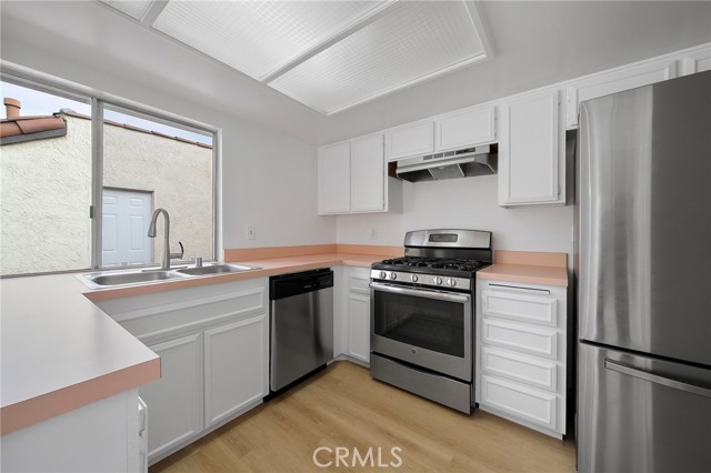 Detail Gallery Image 14 of 30 For 210 San Luis Rey, San Dimas,  CA 91773 - 2 Beds | 2 Baths