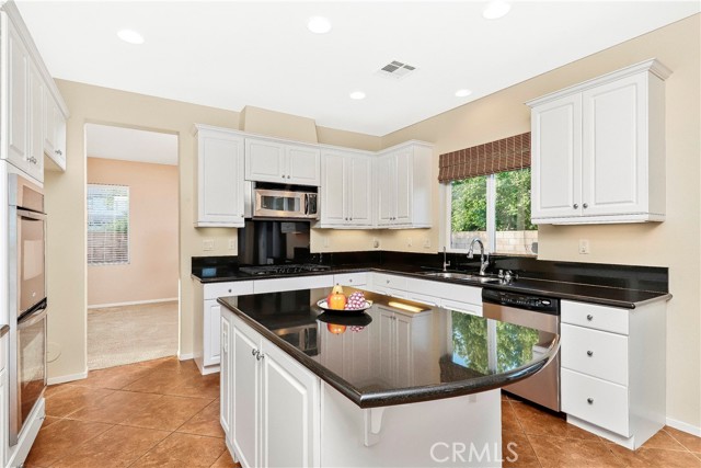 Detail Gallery Image 14 of 45 For 44224 Raven Ln, Lancaster,  CA 93536 - 4 Beds | 3 Baths