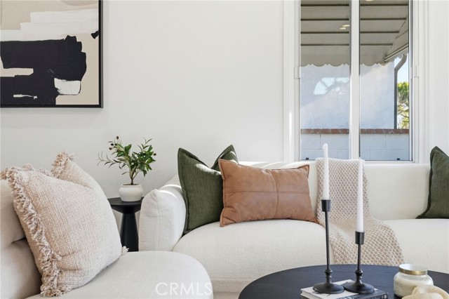 Detail Gallery Image 15 of 74 For 2140 N Rose St, Burbank,  CA 91505 - 5 Beds | 3/1 Baths