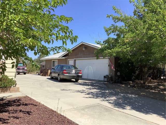 Detail Gallery Image 3 of 68 For 19242 Monterey St, Hesperia,  CA 92345 - 3 Beds | 2 Baths