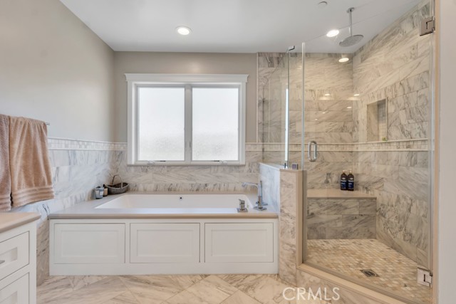 Image 33 of 69 For 15460 La Maida Street