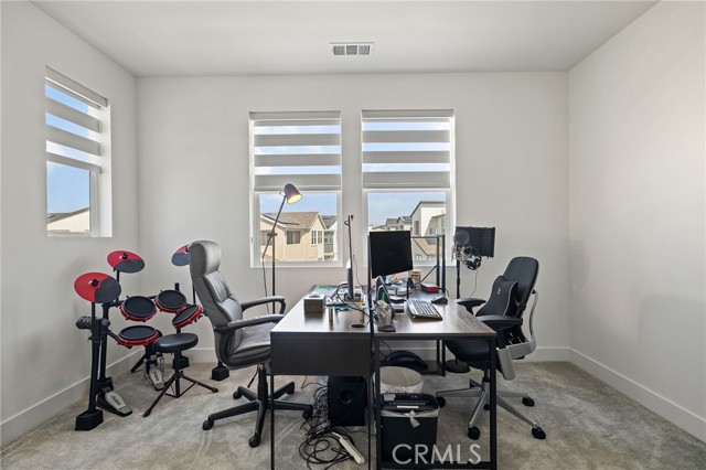 Detail Gallery Image 40 of 57 For 236 Yerba, Irvine,  CA 92618 - 4 Beds | 3/1 Baths