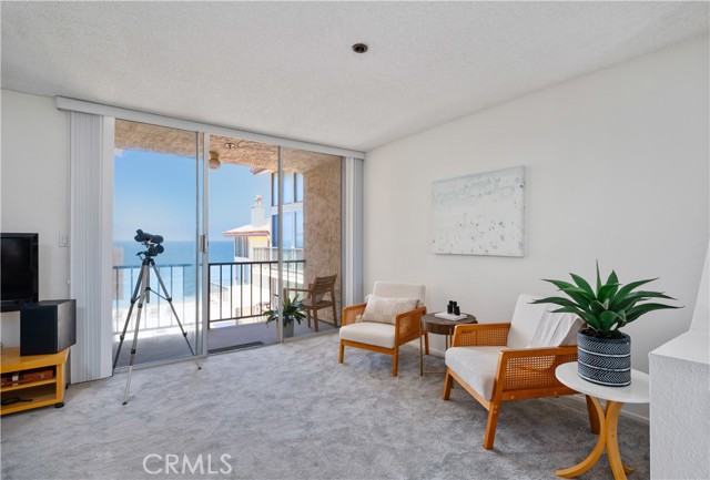 555 Esplanade, Redondo Beach, California 90277, 2 Bedrooms Bedrooms, ,2 BathroomsBathrooms,Residential,For Sale,Esplanade,SB25176397