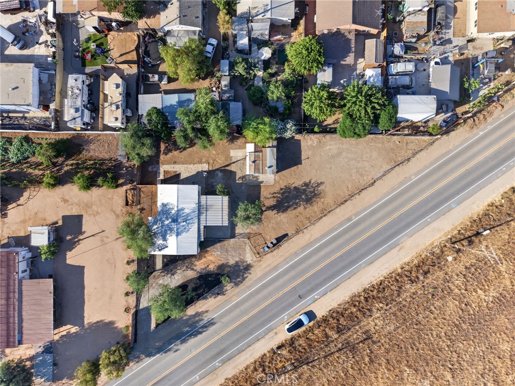 https://media.crmls.org/medias/f0b796e4-207f-4fec-ba63-c70e062a238f.jpg?preset=X-Large