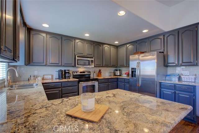20443 Songbird Way, Hilmar CA: https://media.crmls.org/medias/f0b7c8e4-5d22-49c2-b608-e6ecbdee2470.jpg