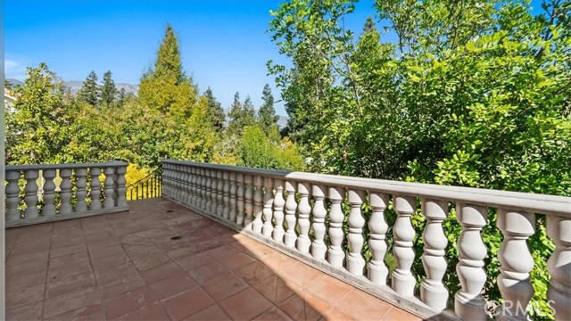 Image 39 of 62 For 2162 Euclid Avenue