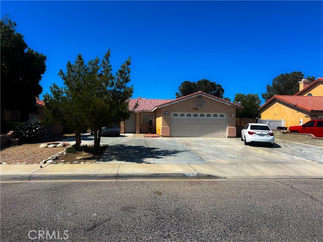 11576 Star Street, Adelanto CA: https://media.crmls.org/medias/f0b8649a-d896-41c5-846f-7f00963899fd.jpg