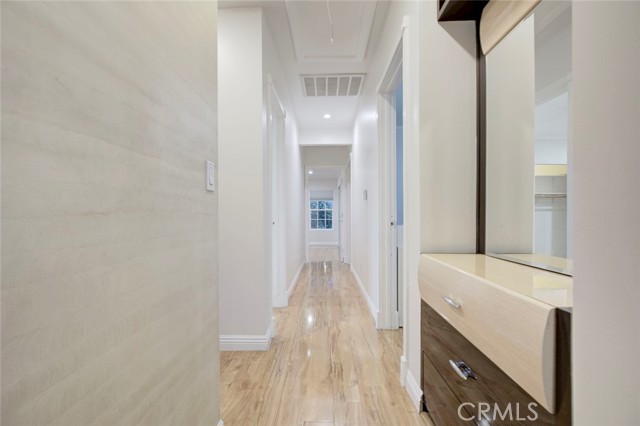 Detail Gallery Image 16 of 33 For 10624 Mcclemont Ave, Tujunga,  CA 91042 - 3 Beds | 3 Baths