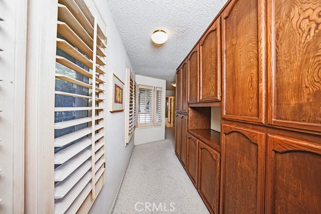 9752 Rangeview Drive, Santa Ana CA: https://media.crmls.org/medias/f0b9ee3c-541a-4164-854f-68b57b605671.jpg
