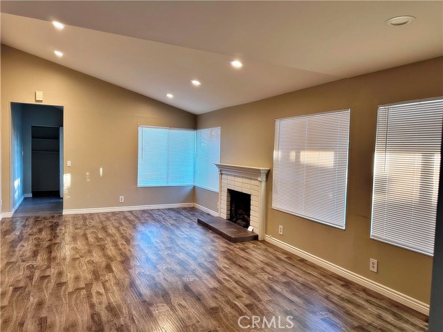 Detail Gallery Image 3 of 8 For 14911 Doheny Cir, Irvine,  CA 92604 - 3 Beds | 2 Baths