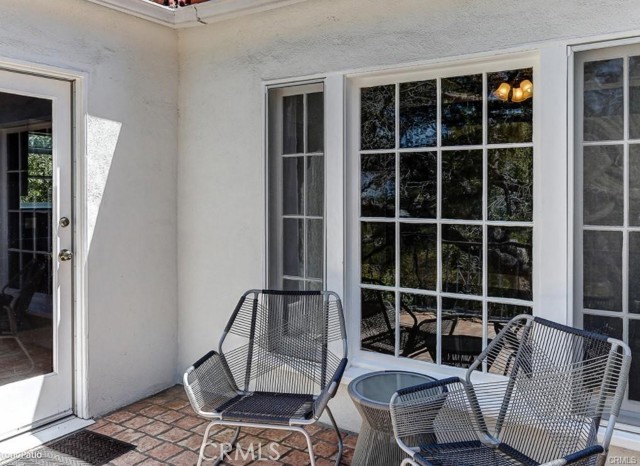 Detail Gallery Image 3 of 9 For 11652 Picturesque Dr, Studio City,  CA 91604 - 3 Beds | 1 Baths