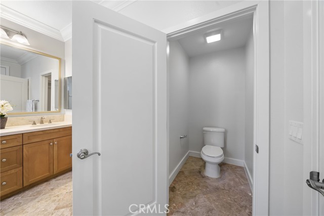 Detail Gallery Image 14 of 35 For 6011 Dawn Creek #7,  Playa Vista,  CA 90094 - 3 Beds | 2/1 Baths